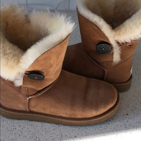 UGG Shoes - Women’s UGG Size 6. Great condition!